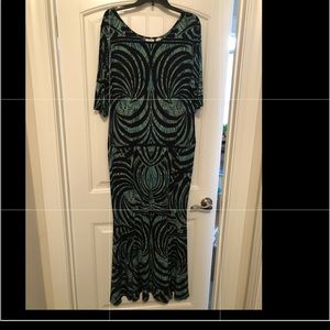 Green/Black swirl pattern dress by Cato size 18/20